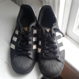 Adidas superstars